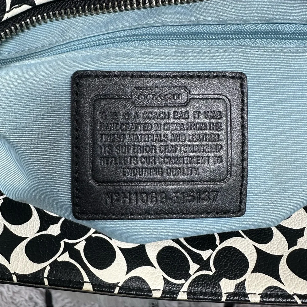 Coach Chelsea Heritage Signature Tote EUC - Picture 11 of 15